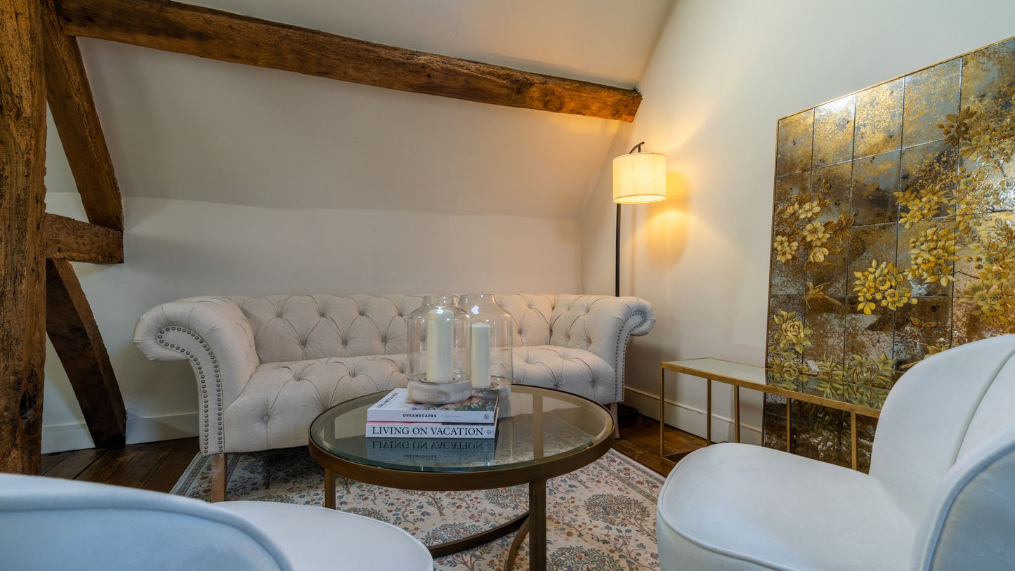 Picturesque Cotswolds Manor