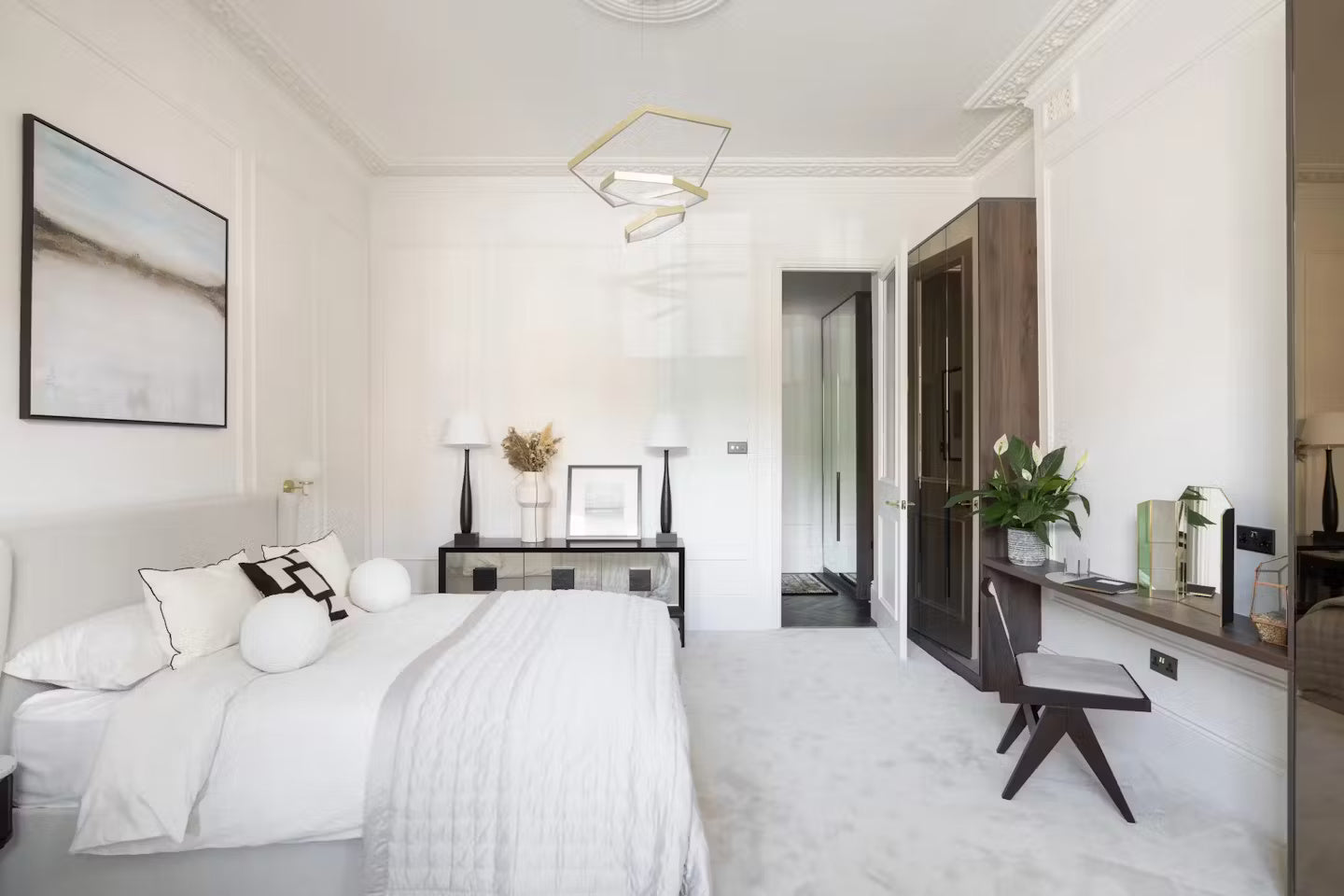 Graceful Elegant Apartment