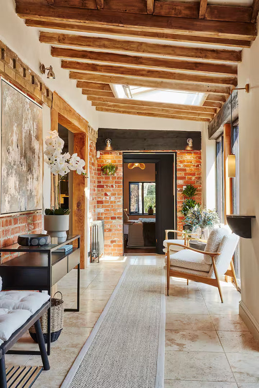 Charming & Bright Boutique Barn