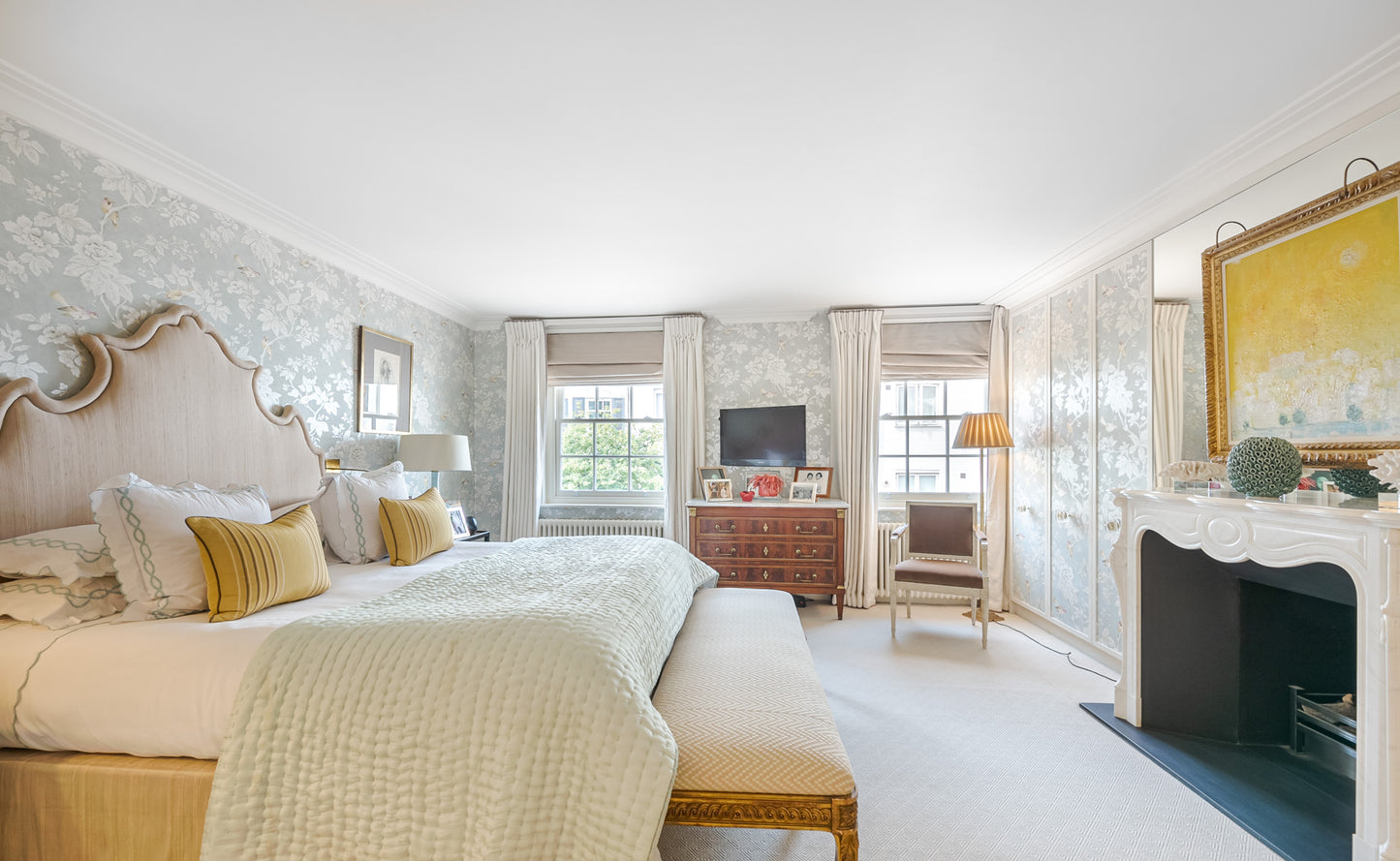 Colourful Four Floor Kensington Mews House