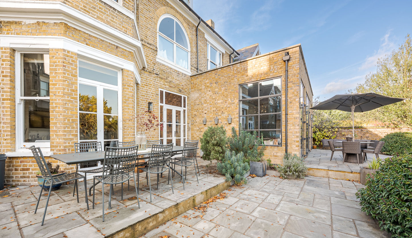 Light Filled Modernised Period Villa Richmond
