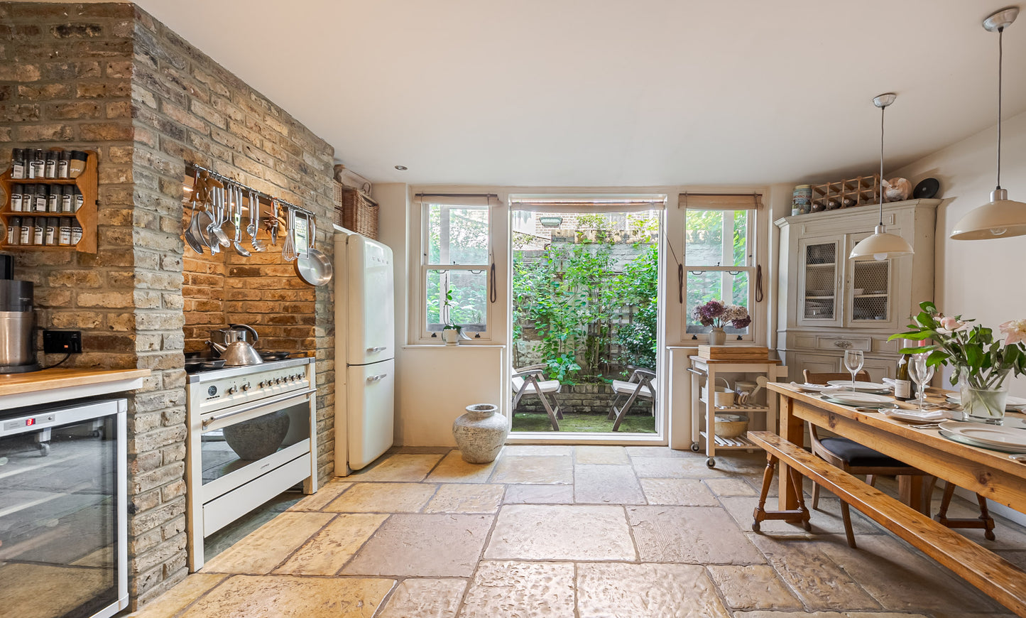 Cosy Country Book House Battersea