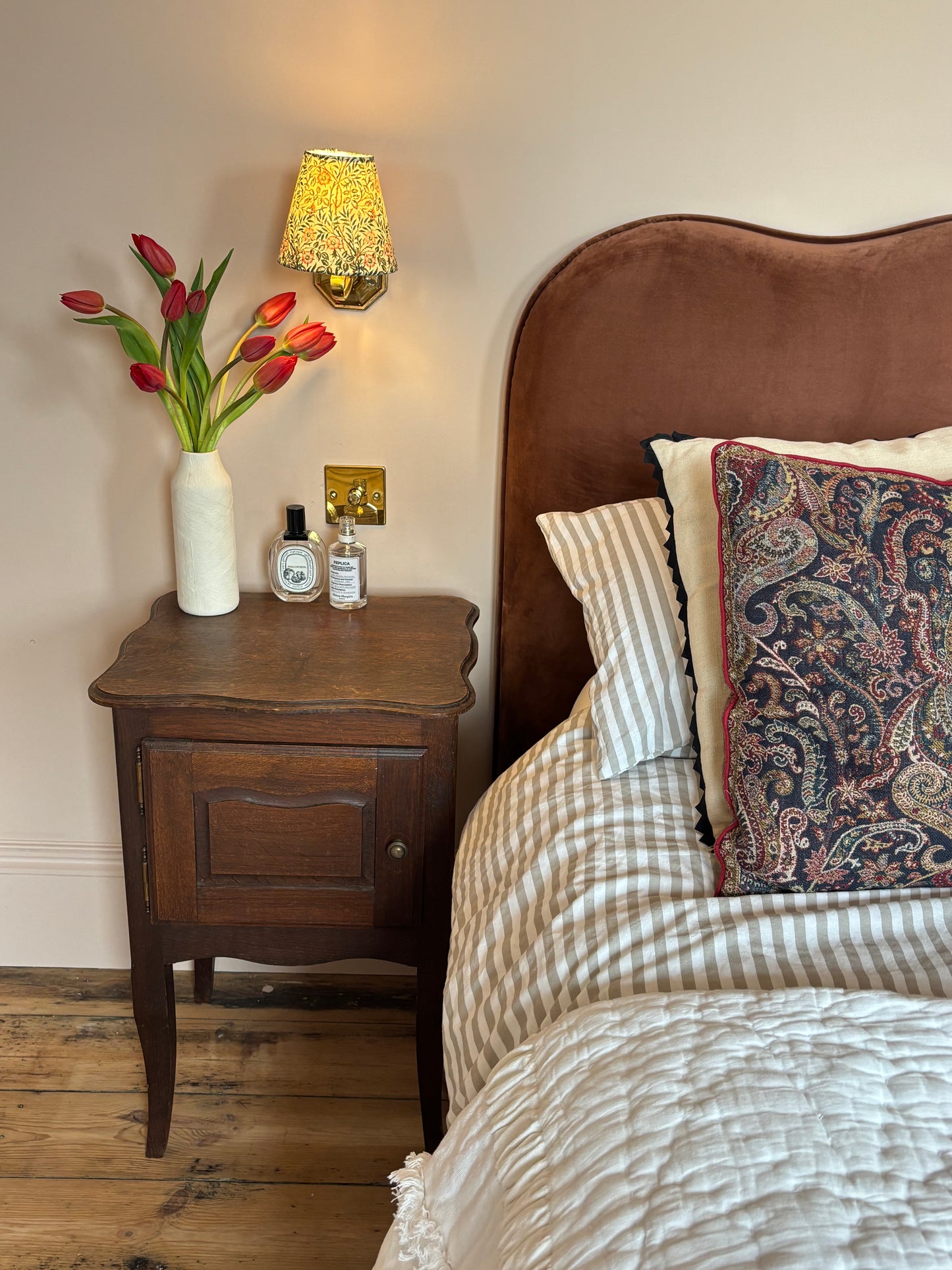 Vintage Kitsch Victorian House